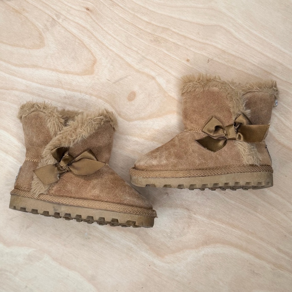 BEARPAW Baby Toddler Julia Suede Boots with Faux-Fur Size 5